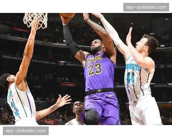 凯尔特人主场大胜黄蜂，取得九连胜