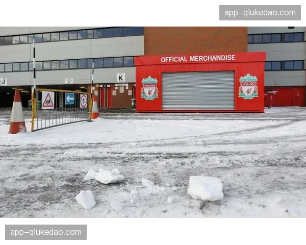 气象部门发布预警，本周末多场英超比赛可能因恶劣天气延期