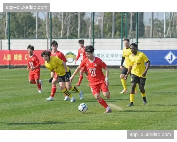 德甲俱乐部青训学院防守技术专项培训启动